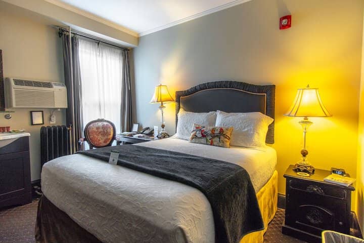 Room 32 of 115
