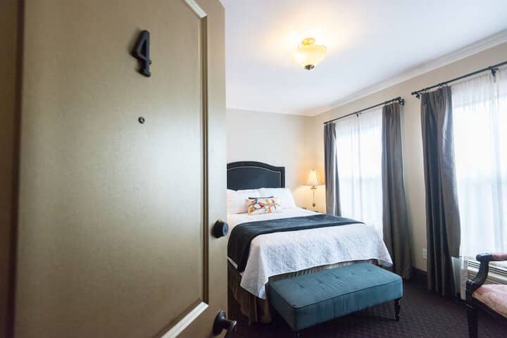 Room 43 of 115