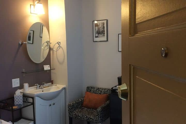 Room 20 of 115