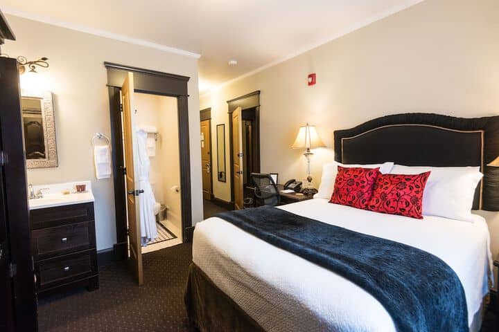 Room 44 of 115