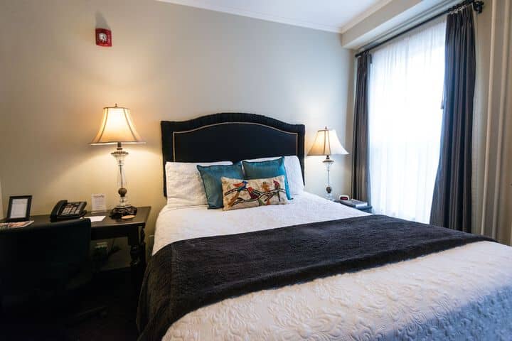 Room 25 of 115