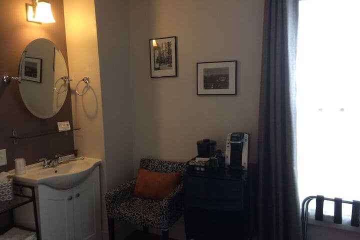 Room 21 of 115
