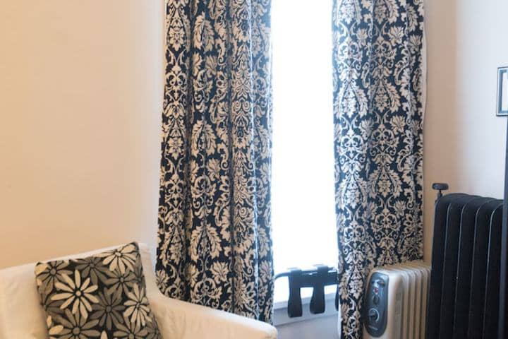 Room 16 of 115