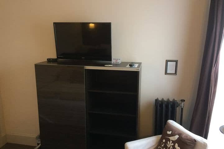 Room 12 of 115
